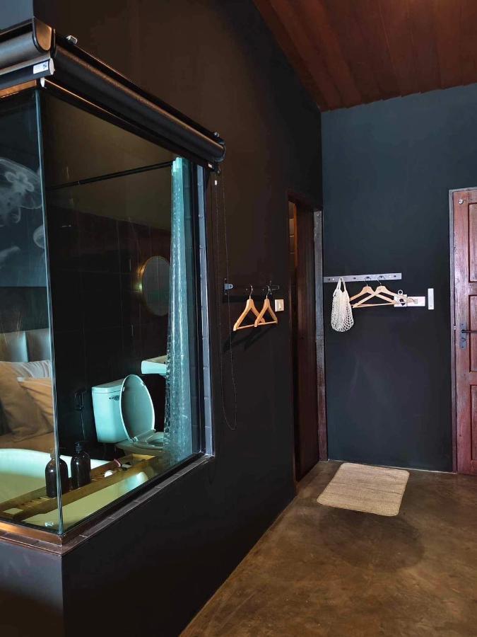 Mr Black & Ms White -Self Check In Accommodation Bangkok Exterior photo